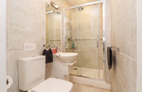 New Brighton Cottage | GARDEN STUDIO, pet friendly, with a garden in New Brighton