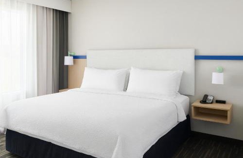 Evansville Hotel | Garner Hotel Evansville East by IHG