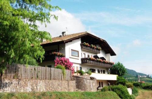 Termeno Sulla Strada del Vino House | Garni Runggner Traubenhof