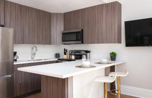 Gaslamp Quarter Apartment | Gaslamp Loft Escape Sleeps 7 in Style