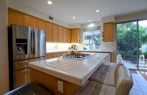 Tustin House | Gated 3BR 2.5BTH w/Pool and Spa in Tustin