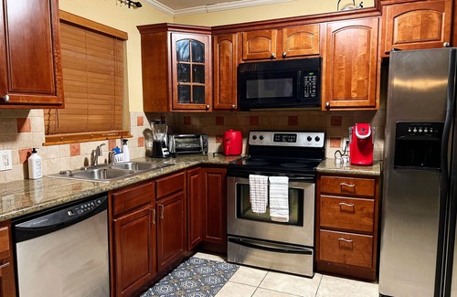 Highland Garden Villa | Gated Furnished WiFi Netflix vacation home 2 bed1 bath near beaches golf casino