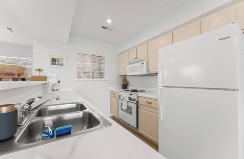 Kimberling City Condo | Gated Lake View Condo W/pool, private boat ramp, putt putt, views of lake