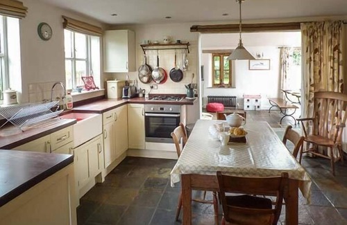 Painscastle Cottage | GATEHOUSE, pet friendly, character holiday cottage in Painscastle