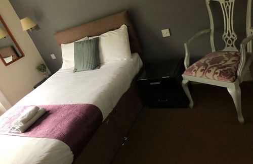 Cleckheaton House | Gateway Lodge