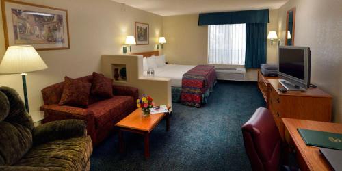 Sierra Vista Hotel | Gateway Studio Suites