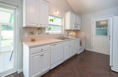 Deltona Lakes House | GATEWAY TO DISNEY AND FAMILY RETREAT CENTER