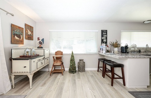 Merced House | Gateway to Yosemite, Mins to UC Merced, Beautiful 3 Bedroom, 2 Bath home.