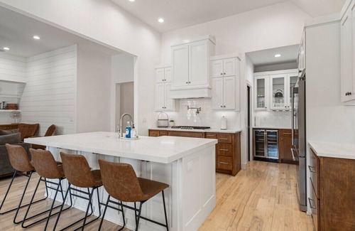 Deco District House | Gathering Place Luxury-Pool/Spa/OutdoorKitchen