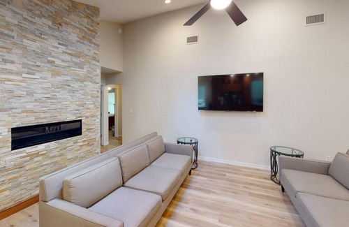 Gainesville House | Gator Pool and Hot Tub House -1.5 miles to Stadium