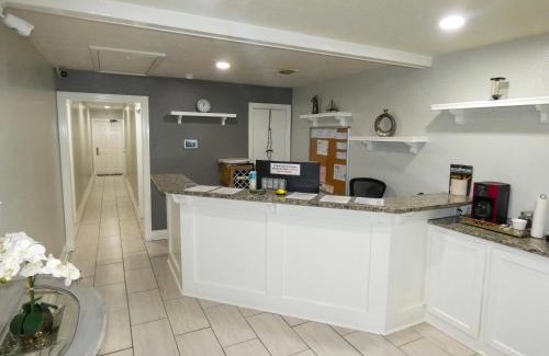 La Rose Hotel | Gators Inn on the Bayou