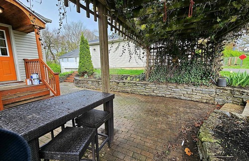 Dayton House | Gatsby's Gatehouse