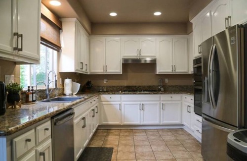 Hollister House | Gazebo Oasis, Spacious home, Centrally located, Near Pinnacles, King Beds!