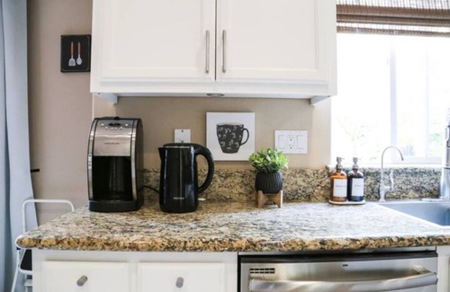 Hollister House | Gazebo Oasis, Spacious home, Centrally located, Near Pinnacles, King Beds!