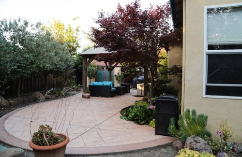 Hollister House | Gazebo Oasis, Spacious home, Centrally located, Near Pinnacles, King Beds!