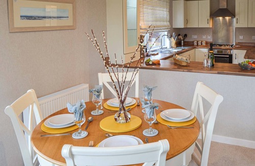 Saxmundham Cottage | 2 bedroom accommodation in Carlton Meres Country Park. near Saxmundham