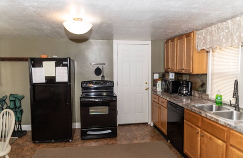 Chardon House | Geauga Maple Cottage