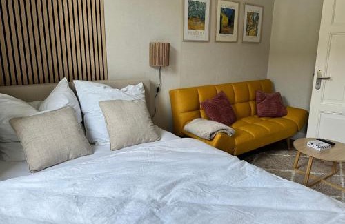 Neumuenster Apartment | Gemütliche Wohnung im Zentrum