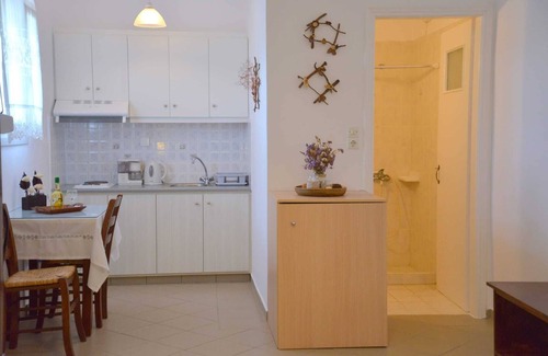 Adamas Apartment | Gemilos Nook Rooms I - SINGLE BEDS, Apartment