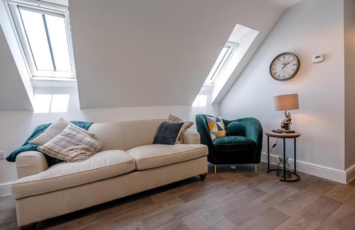 Ipswich Apartment | Geoff's Rest at Pond Hall Farm in Hadleigh with Private Hot Tub