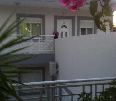 Pefkos Apartment | George Beach Studios