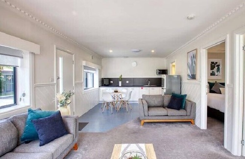 St Helens Hotel | Georges Bay Apartments