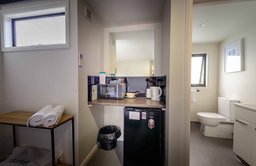 St Helens Hotel | Georges Bay Apartments