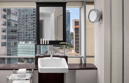 North Rosslyn Hotel | Georgetown Views | Fitness Center. Great Events