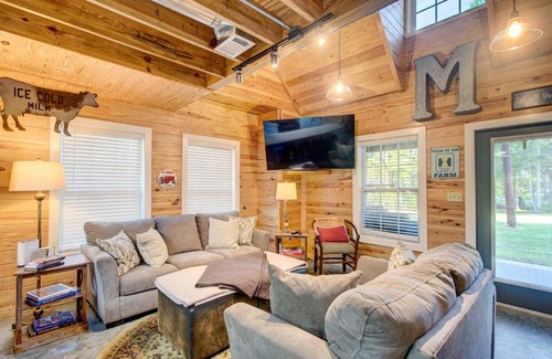 Wray House | Georgia Farmhouse Lake Access, Private Beach