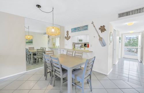 Siesta Key Condo | Gertrude's Siesta | Bayside Unit, Balcony, Private-Beach, Heated Pools, Pickle, Hot-tub, Tennis