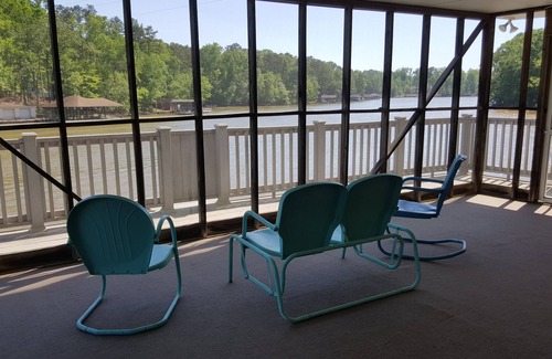 Mount Gilead House | Get away from it all - Life is GOOD at the Lake!