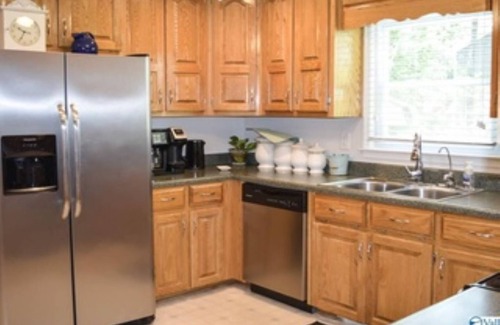 Cedar Bluff House | Get away from the City hustle and bustle, spend some quiet time on the lake