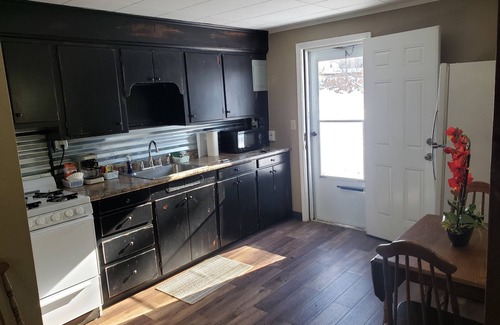 Independence Apartment | Get Away to a Modern Studio Nestled in the Historic City of Independence