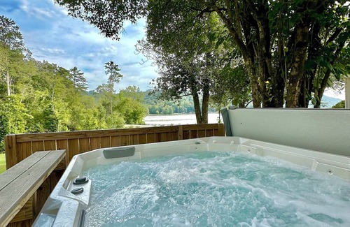 Cedar Bluff Apartment | Getaway at "The Magnolia Suite" Pool, Hot tub, fire pit, kayaks, & lake access!