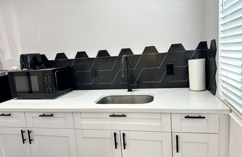 Lutz Apartment | GETAWAY/PRIVATE SUITE C,