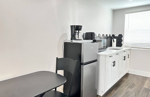 Lutz Apartment | GETAWAY/PRIVATE SUITE C,