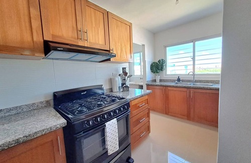 Pantoja Apartment | Getaway To Cozy Home 4 Br, 3,5 B