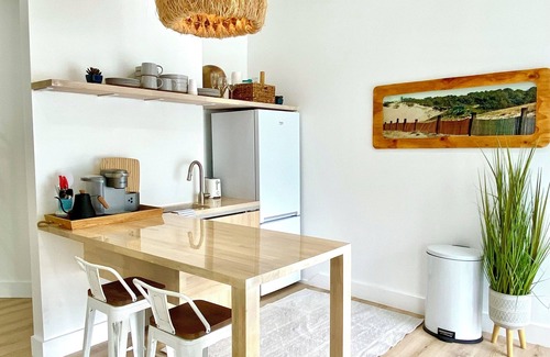 Harbert Apartment | Getaway WithInn-Relaxation Centrally Located to Beaches and Walkable Restaurants