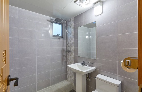 Uljin Hotel | Geumgangsong Ecorium