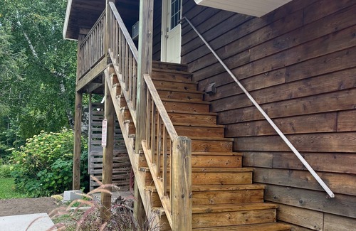 Campbellsport Apartment | GGG Log Cabin Apartment on the Ice Age Trail