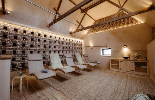 Scunthorpe Other | Giant Yurt Sleeping 8 with Spa, Catering, Walled Gardens, Nature Reserve, Free Parking