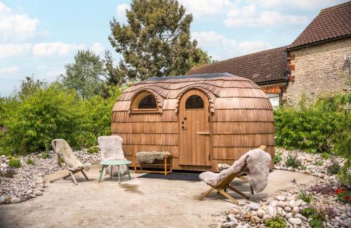 Scunthorpe Other | Giant Yurt Sleeping 8 with Spa, Catering, Walled Gardens, Nature Reserve, Free Parking