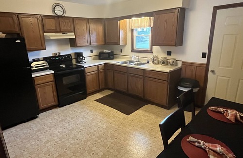 Ottawa Apartment | Gilboa Quarry/Winery located 10 minutes from this cozy country apartment.