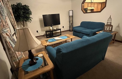 Ottawa Apartment | Gilboa Quarry/Winery located 10 minutes from this cozy country apartment.