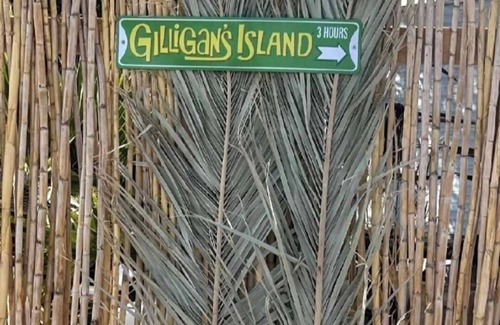 Bullhead City House | Gilligan's Island Fishing Jetski Shipwreck Oasis