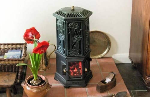 Askham Cottage | GINNY'S BARN, pet friendly, character holiday cottage in Askham