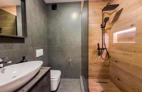 Kolovicë Apartment | Ginos Apartments