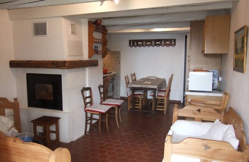 La Croisette Cottage | Gite at Col de La croisette between Jura and Alps near Geneva