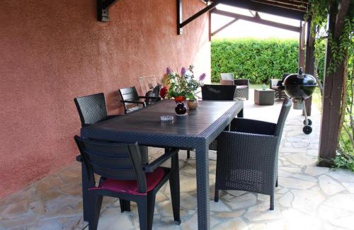 Vindelle House | Gite De La Meronne