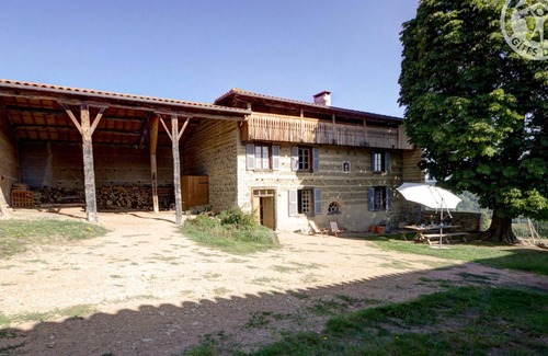 Saint-Martin-la-Sauvete Cottage | Gite Saint-Martin-la-Sauveté, 5 bedrooms, 10 persons